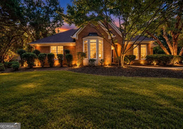 Photo 1 of Single family home for sale at 307 Montrose Dr, Mcdonough, GA 30253 | MLS# 10850108 | Listing updated on 2026-10-05