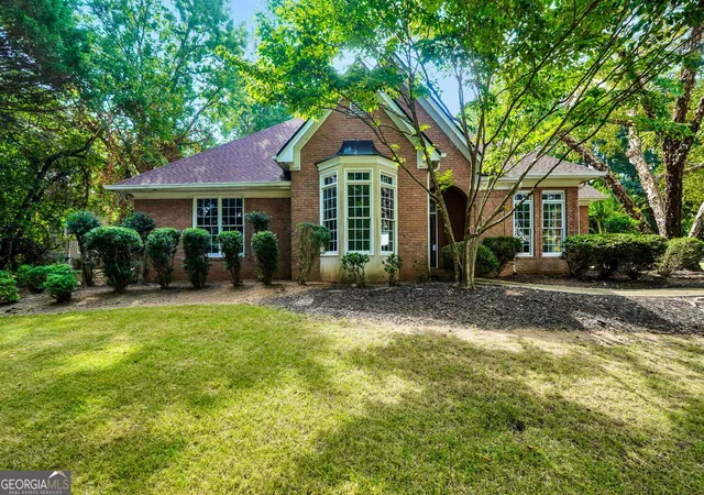 Photo 2 of Single family home for sale at 307 Montrose Dr, Mcdonough, GA 30253 | MLS# 10850108 | Listing updated on 2026-10-05