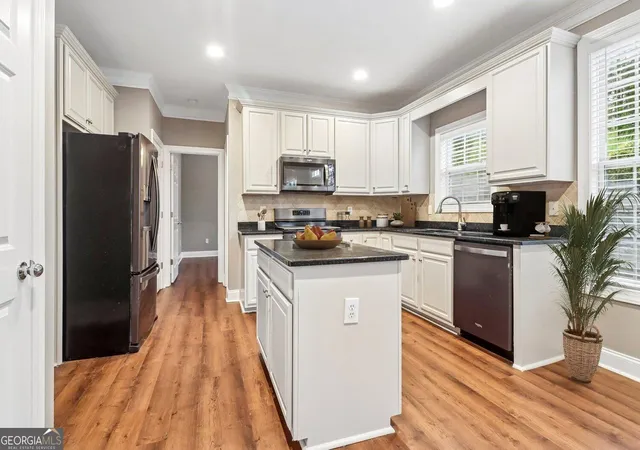 Photo 3 of Single family home for sale at 5751 Vinings Pl Ct SE, Mableton, GA 30126 | MLS# 10852233 | Listing updated on 2026-10-08