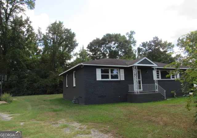 Photo 3 of Single family home for sale at 1616 Mathis Cir, Macon, GA 31206 | MLS# 10841532 | Listing updated on 2026-09-08