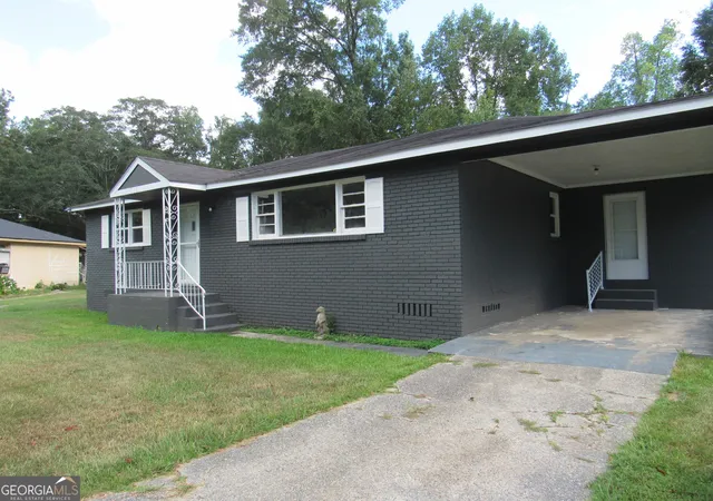 Photo 4 of Single family home for sale at 1616 Mathis Cir, Macon, GA 31206 | MLS# 10841532 | Listing updated on 2026-09-08