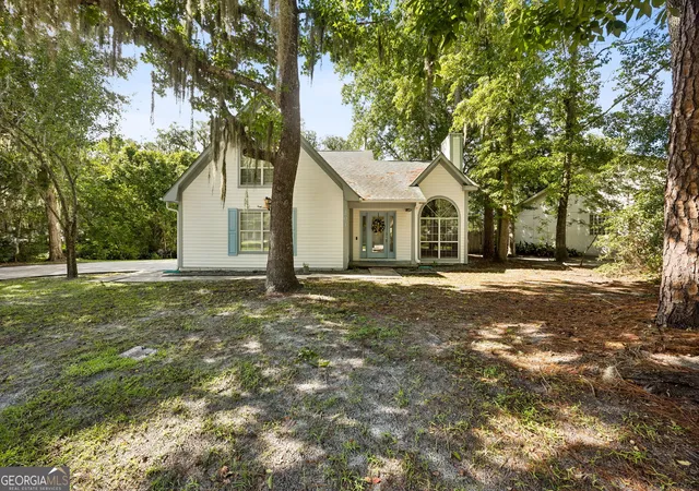 Photo 2 of Single family home for sale at 201 Mcintosh Dr, St. Marys, GA 31558 | MLS# 10839035 | Listing updated on 2026-09-17