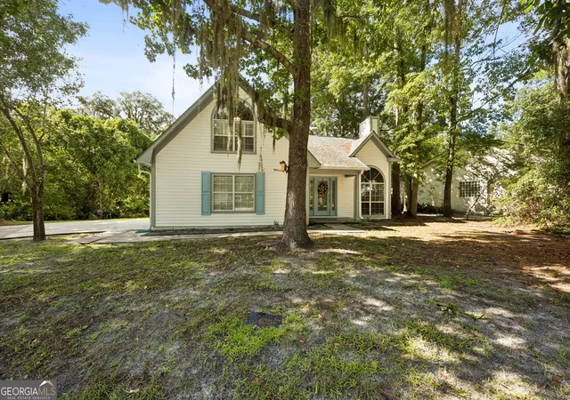 Photo 3 of Single family home for sale at 201 Mcintosh Dr, St. Marys, GA 31558 | MLS# 10839035 | Listing updated on 2026-09-17