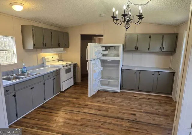 Photo 1 of Multi family home for sale at 916 Friendly Mission Ln, Cornelia, GA 30531 | MLS# 10853719 | Listing updated on 2026-10-09