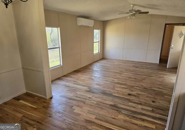 Photo 2 of Multi family home for sale at 916 Friendly Mission Ln, Cornelia, GA 30531 | MLS# 10853719 | Listing updated on 2026-10-09