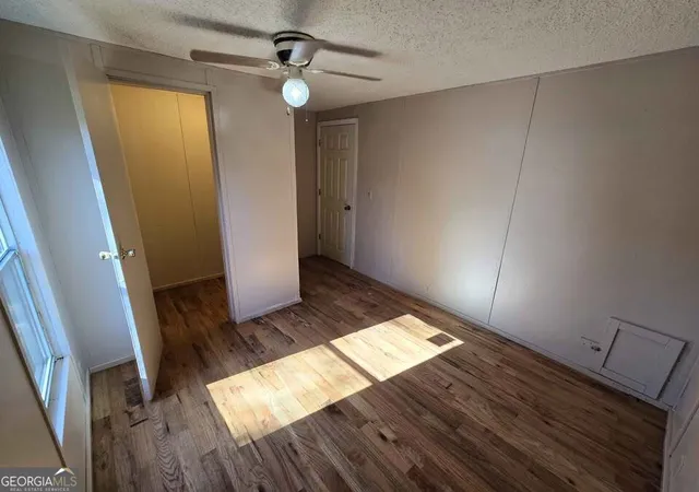 Photo 4 of Multi family home for sale at 916 Friendly Mission Ln, Cornelia, GA 30531 | MLS# 10853719 | Listing updated on 2026-10-09