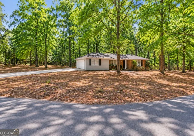 Single family home for sale at 995 Roundtable Ln, Macon, GA 31220 | MLS# 10844064