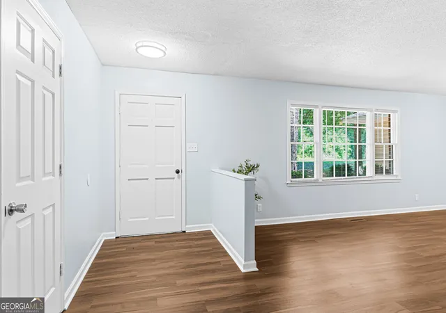 Photo 3 of Single family home for sale at 995 Roundtable Ln, Macon, GA 31220 | MLS# 10844064 | Listing updated on 2026-09-14