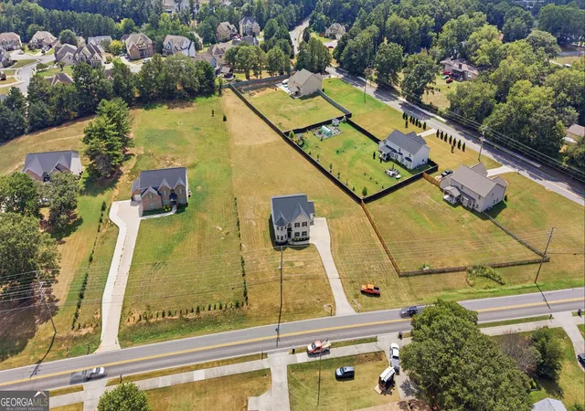 Photo 37 of Single family home for sale at 685 S Jeff Davis Dr, Fayetteville, GA 30215 | MLS# 10840705 | Listing updated on 2026-09-10