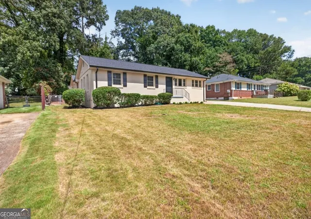 Photo 2 of Single family home for sale at 3226 Bobolink Dr, Decatur, GA 30032 | MLS# 10844234 | Listing updated on 2026-09-11