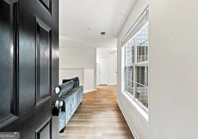 Listing Photo 4 - Condo for sale in building located at 305 Streamside Dr, Roswell, GA 30076