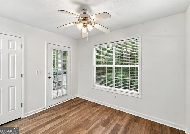 Listing Photo 5 - Condo for sale in building located at 305 Streamside Dr, Roswell, GA 30076