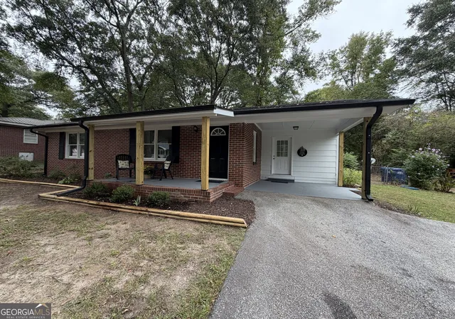 Photo 1 of Single family home for sale at 135 Martha St, Winder, GA 30680 | MLS# 10797482 | Listing updated on 2026-10-07