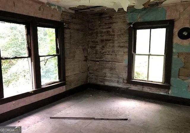 Photo 13 of Sale Pending at 330 Monroe St, Tallapoosa, GA 30176 | MLS# 10846398 | Listing updated on 2026-10-09