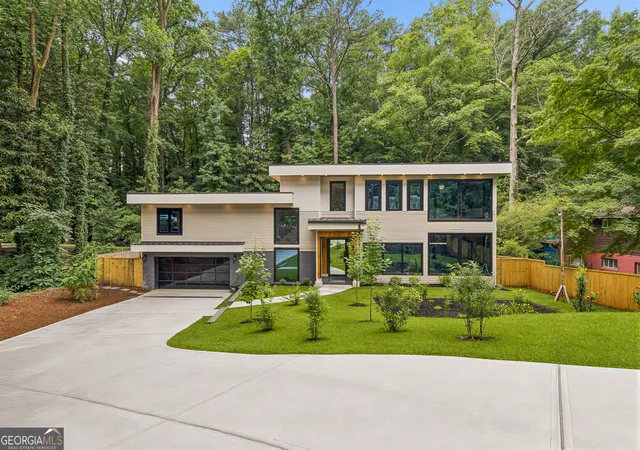Photo 2 of Single family home for sale at 3626 N Stratford Rd Ne, Atlanta, GA 30342 | MLS# 10840287 | Listing updated on 2026-10-07
