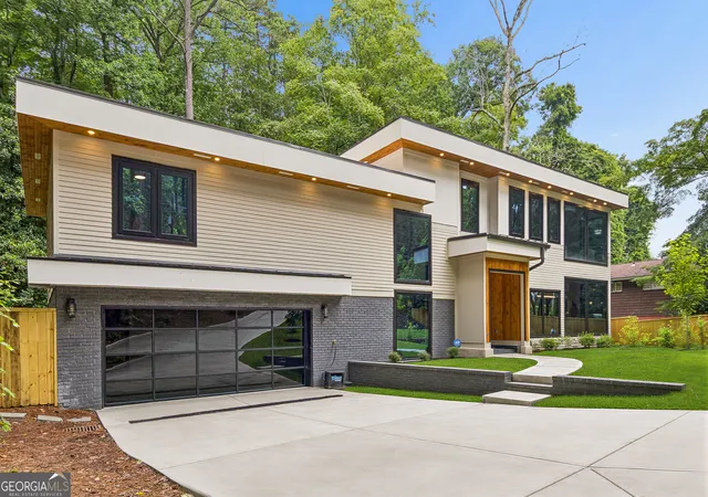 Photo 3 of Single family home for sale at 3626 N Stratford Rd Ne, Atlanta, GA 30342 | MLS# 10840287 | Listing updated on 2026-10-07