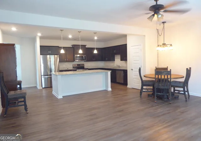 Photo 3 of Townhouse for sale at 175 Pinnacle Way, Jasper, GA 30143 | MLS# 10756680 | Listing updated on 2026-09-19