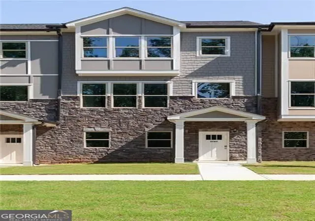 Photo 2 of Sale Pending at 3772 Jack Vernon Cir, Powder Springs, GA 30127 | MLS# 10837285 | Listing updated on 2026-09-14