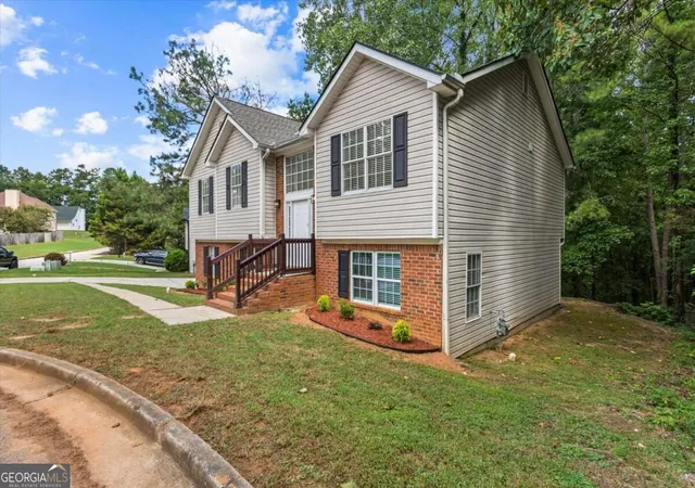 Photo 2 of Sale Pending at 2511 Kris Xing, Ellenwood, GA 30294 | MLS# 10840323 | Listing updated on 2026-09-08