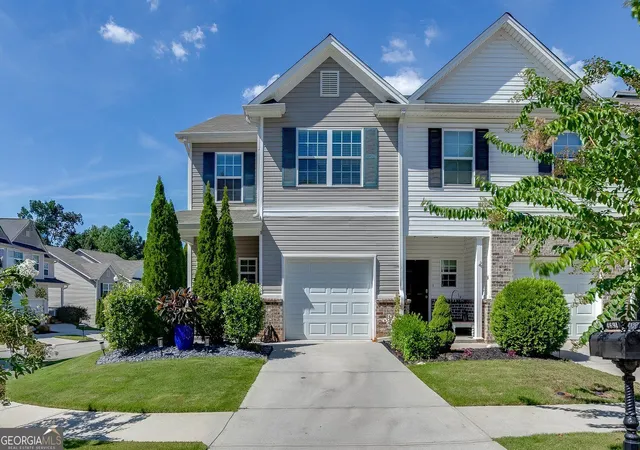 Photo 1 of Townhouse for sale at 4694 Beacon Ridge Ln, Flowery Branch, GA 30542 | MLS# 10846321 | Listing updated on 2026-09-30