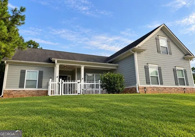 Photo 1 of Single family home for sale at 2 Overlook Point Se, Cartersville, GA 30121 | MLS# 10852443 | Listing updated on 2026-10-08