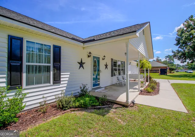 Photo 2 of Single family home for sale at 6 Paddleford Dr, Rincon, GA 31326 | MLS# 10842260 | Listing updated on 2026-09-09