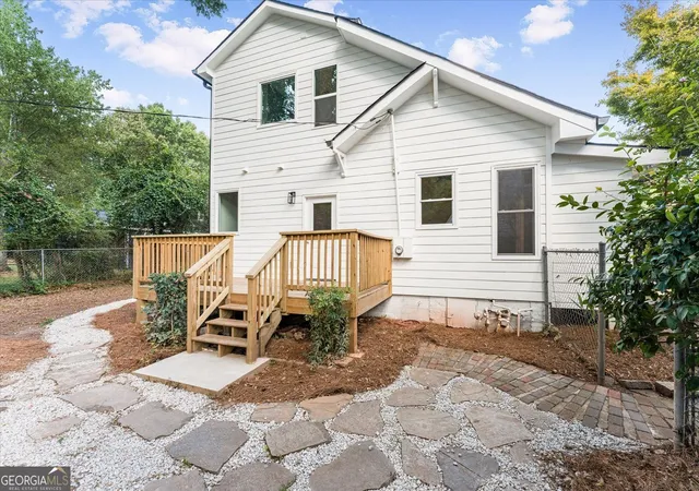 Photo 4 of Single family home for sale at 1038 W Atlanta St SE, Marietta, GA 30060 | MLS# 10840233 | Listing updated on 2026-09-18