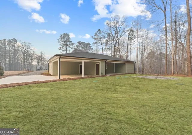 Photo 3 of Single family home for sale at 105 Tanglewood Dr, Eatonton, GA 31024 | MLS# 10838119 | Listing updated on 2026-09-16