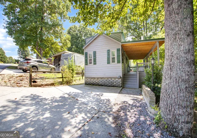 Photo 3 of Single family home for sale at 76 Stag Leap Dr, Cleveland, GA 30528 | MLS# 10838313 | Listing updated on 2026-09-10