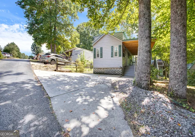 Photo 4 of Single family home for sale at 76 Stag Leap Dr, Cleveland, GA 30528 | MLS# 10838313 | Listing updated on 2026-09-10