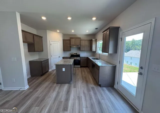 Photo 3 of Single family home for sale at 337 Bloomfield Cir, Canton, GA 30114 | MLS# 10843427 | Listing updated on 2026-09-10