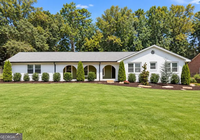 Photo 1 of Single family home for sale at 735 Lake Charles Way, Roswell, GA 30075 | MLS# 10844823 | Listing updated on 2026-09-11