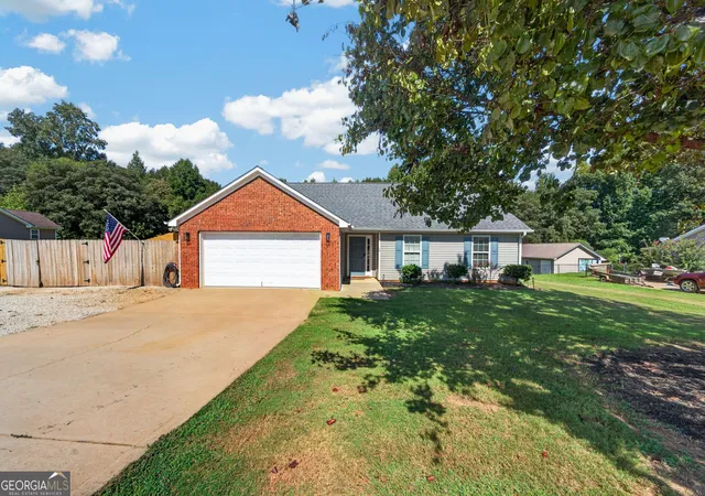 Photo 1 of Single family home for sale at 104 Oconee Meadows Ln, Eatonton, GA 31024 | MLS# 10849243 | Listing updated on 2026-10-06