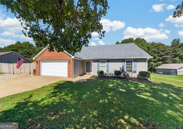 Photo 3 of Single family home for sale at 104 Oconee Meadows Ln, Eatonton, GA 31024 | MLS# 10849243 | Listing updated on 2026-10-06