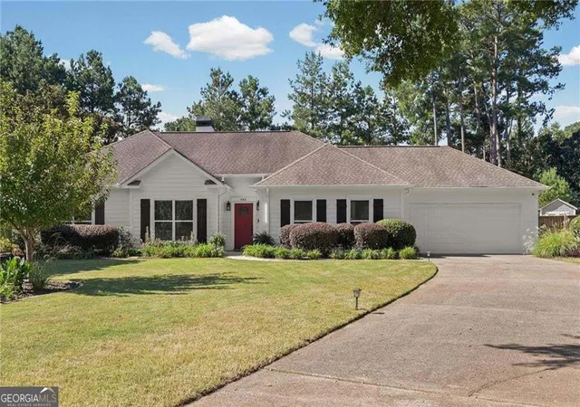 Photo 2 of Sale Pending at 440 Allenbrook Ct, Roswell, GA 30075 | MLS# 10846831 | Listing updated on 2026-09-29