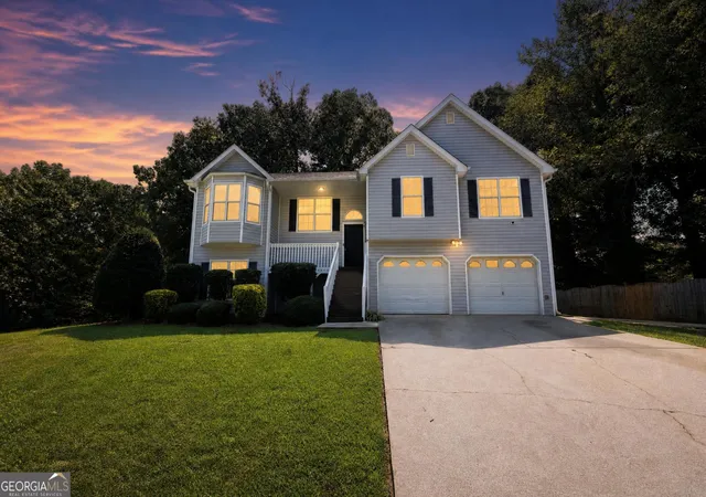 Photo 1 of Single family home for sale at 44 Paradise Dr, Douglasville, GA 30134 | MLS# 10850711 | Listing updated on 2026-10-06