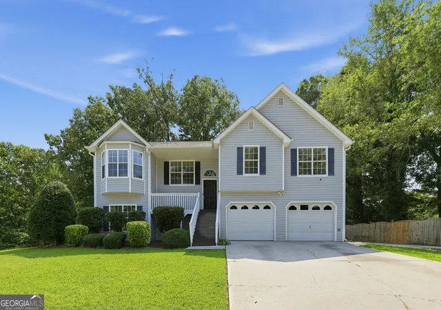 Photo 2 of Single family home for sale at 44 Paradise Dr, Douglasville, GA 30134 | MLS# 10850711 | Listing updated on 2026-10-06