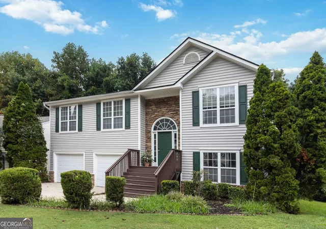 Photo 2 of Single family home for sale at 1970 Ridgestone Run Sw, Marietta, GA 30008 | MLS# 10842240 | Listing updated on 2026-09-16