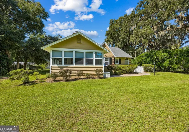 Photo 2 of Single family home for sale at 607 Norris St, St. Marys, GA 31558 | MLS# 10875856 | Listing updated on 2026-10-28