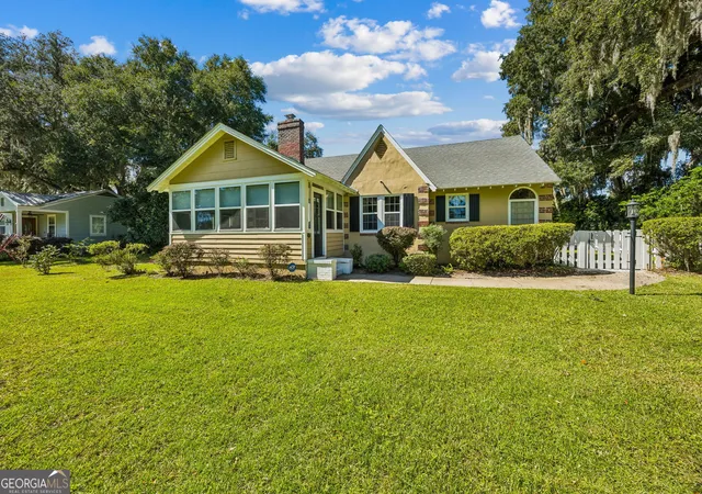 Photo 3 of Single family home for sale at 607 Norris St, St. Marys, GA 31558 | MLS# 10875856 | Listing updated on 2026-10-28