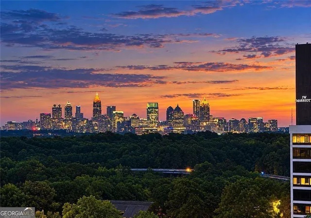 Listing Photo 2 - Condo for sale in building located at 3481 Lakeside Dr Ne, Atlanta, GA 30326 - Unit #1905