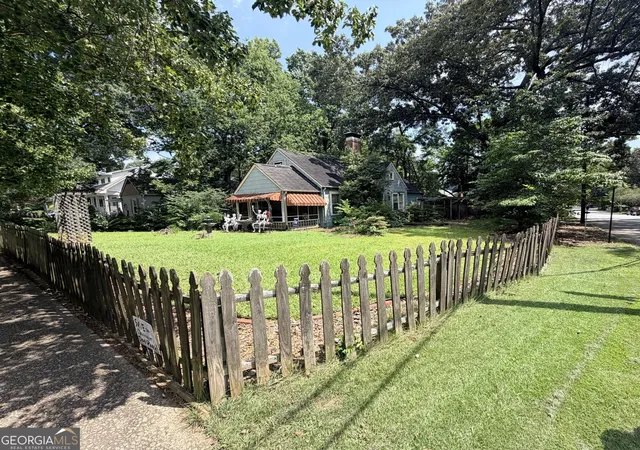 Photo 2 of Single family home for sale at 507 E Lake Dr, Decatur, GA 30030 | MLS# 10837617 | Listing updated on 2026-09-15