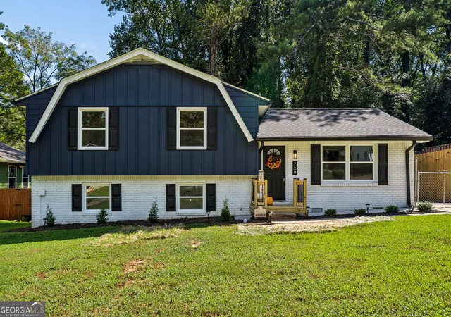 Photo 2 of Single family home for sale at 729 Winter Ln, Jonesboro, GA 30238 | MLS# 10842444 | Listing updated on 2026-09-16