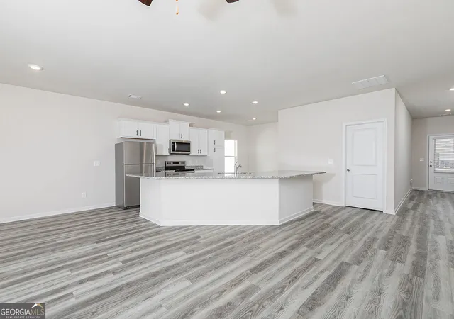 Photo 3 of Sale Pending at 304 Collins Dr, Villa Rica, GA 30180 | MLS# 10848173 | Listing updated on 2026-10-02
