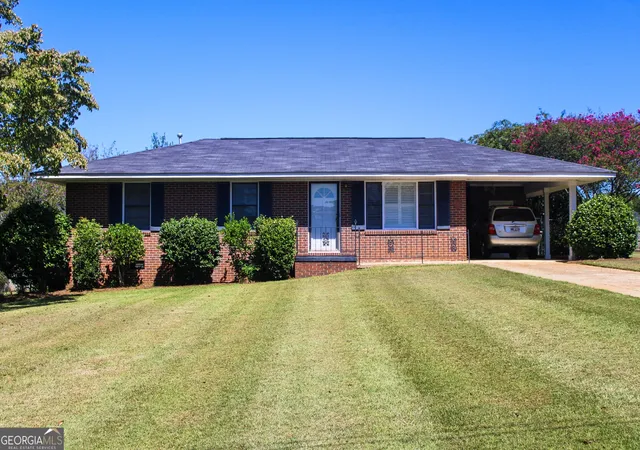 Photo 1 of Single family home for sale at 126 N Chilton Crescent, Lagrange, GA 30240 | MLS# 10846400 | Listing updated on 2026-09-30