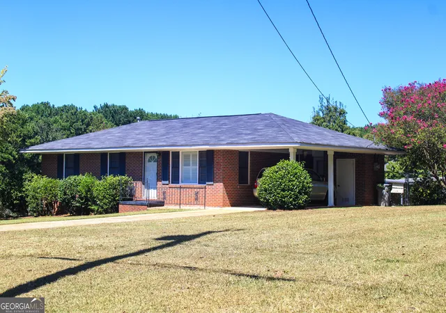 Photo 2 of Single family home for sale at 126 N Chilton Crescent, Lagrange, GA 30240 | MLS# 10846400 | Listing updated on 2026-09-30
