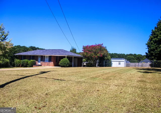 Photo 3 of Single family home for sale at 126 N Chilton Crescent, Lagrange, GA 30240 | MLS# 10846400 | Listing updated on 2026-09-30