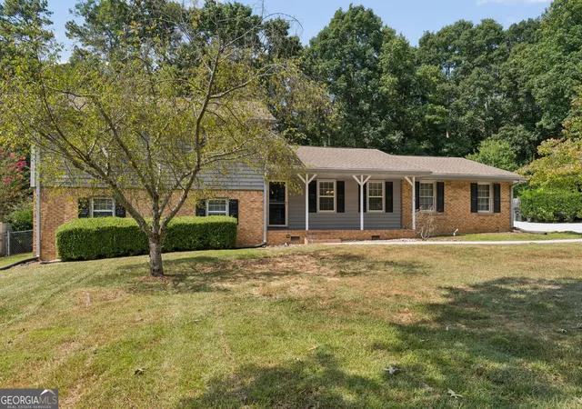 Photo 2 of Single family home for sale at 2119 Eastwood Dr, Snellville, GA 30078 | MLS# 10839086 | Listing updated on 2026-09-28