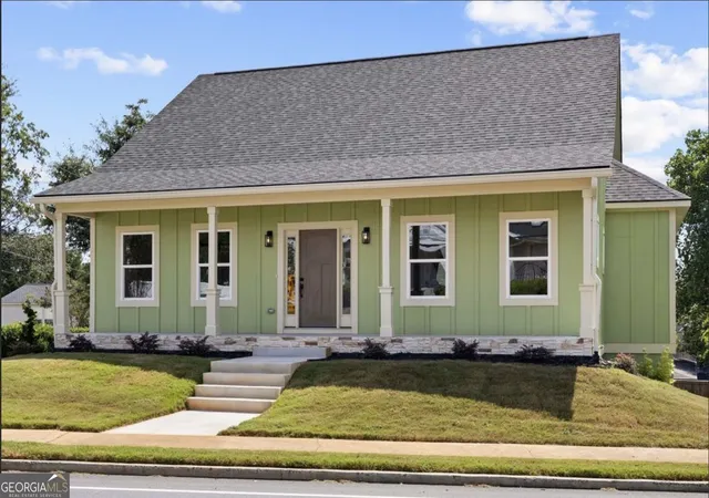 Photo 3 of Single family home for sale at 112 Lagrange St, Newnan, GA 30263 | MLS# 10850507 | Listing updated on 2026-10-05