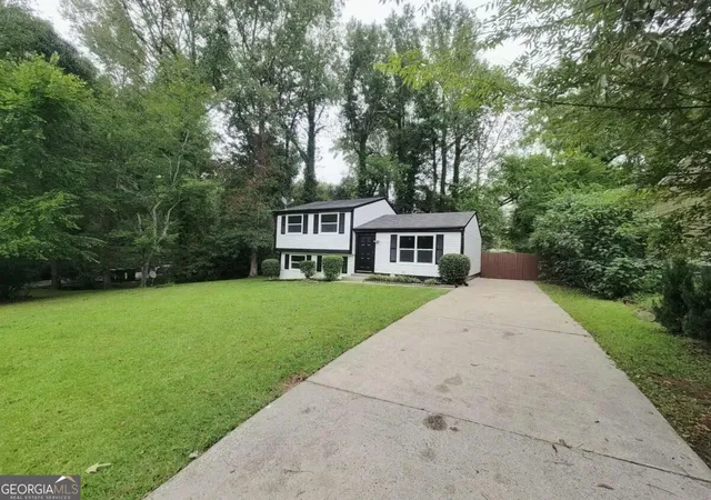 Single family home for sale at 726 Lawndale Ct, Norcross, GA 30093 | MLS# 10852811